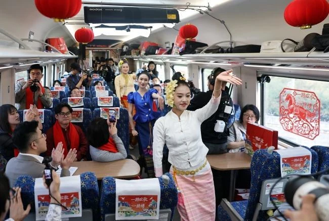 2026“一路欢歌一路情”中老铁路春节文化主题活动举行